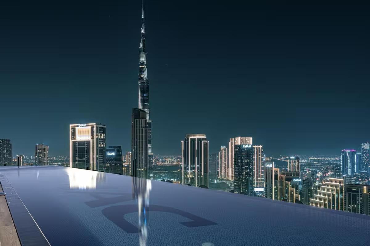 Spectacular 2 Bed Downtown I Highest Infiniti Pool * Dubai