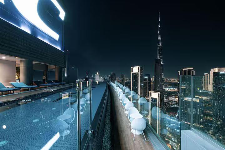 Spectacular 2 Bed Downtown I Highest Infiniti Pool *