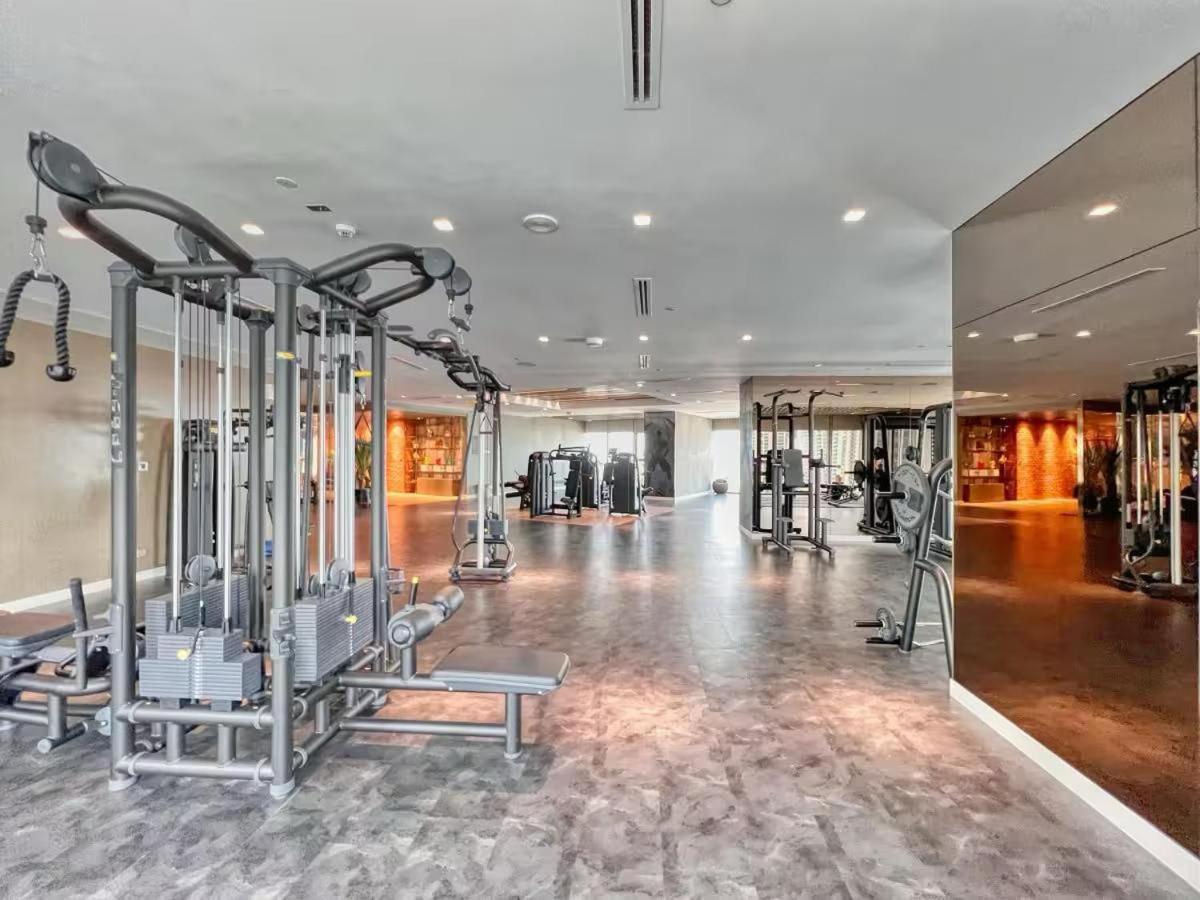 Spectacular 2 Bed Downtown I Highest Infiniti Pool Dubai