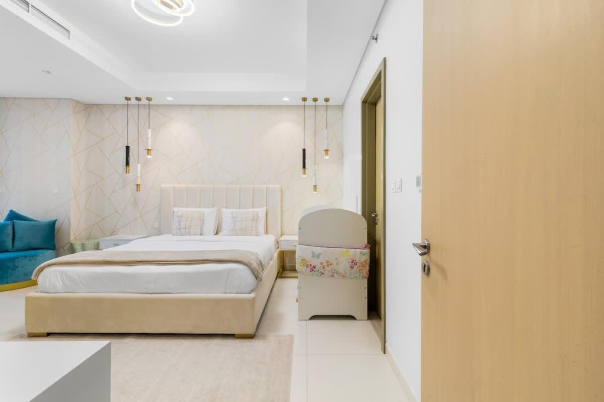 Spectacular 2 Bed Downtown I Highest Infiniti Pool *
