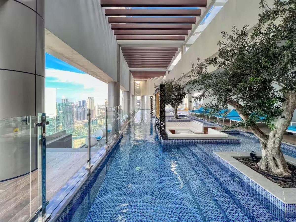 Apartment Spectacular 2 Bed Downtown I Highest Infiniti Pool Dubai
