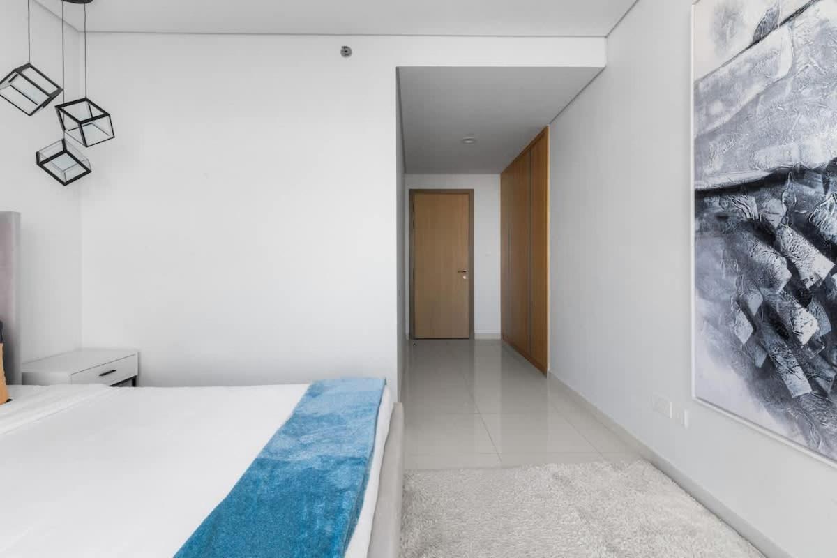 Apartment Spectacular 2 Bed Downtown I Highest Infiniti Pool Dubai