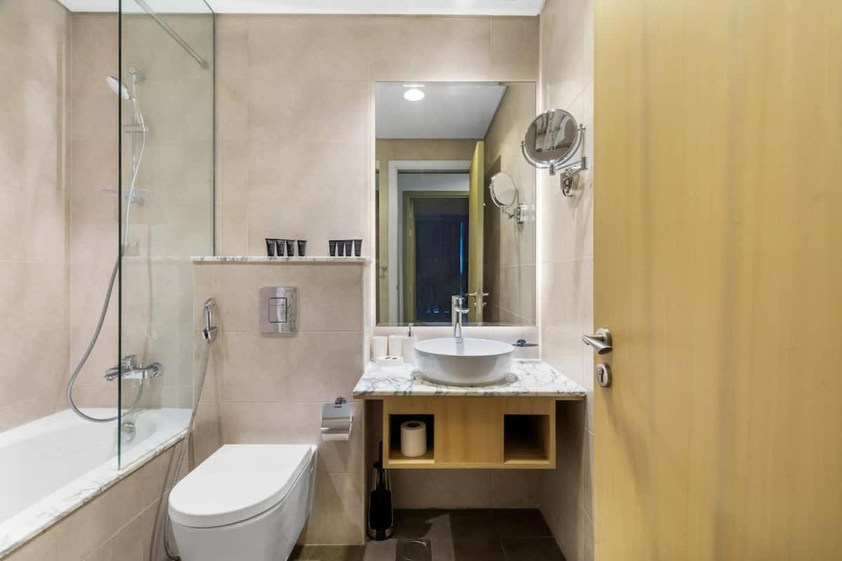 Spectacular 2 Bed Downtown I Highest Infiniti Pool *