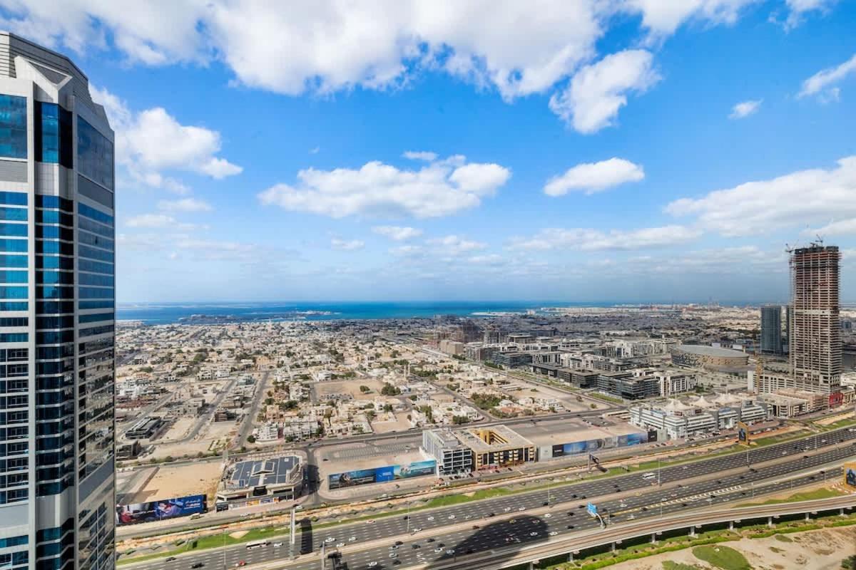 Spectacular 2 Bed Downtown I Highest Infiniti Pool Dubai