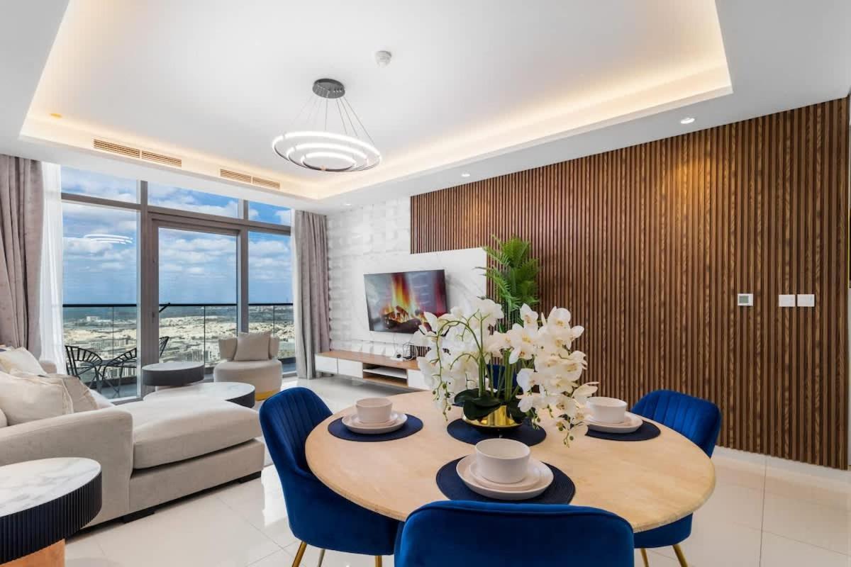 Spectacular 2 Bed Downtown I Highest Infiniti Pool Apartment Dubai