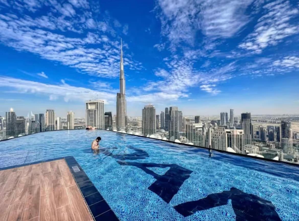 Spectacular 2 Bed Downtown I Highest Infiniti Pool Apartment Dubai