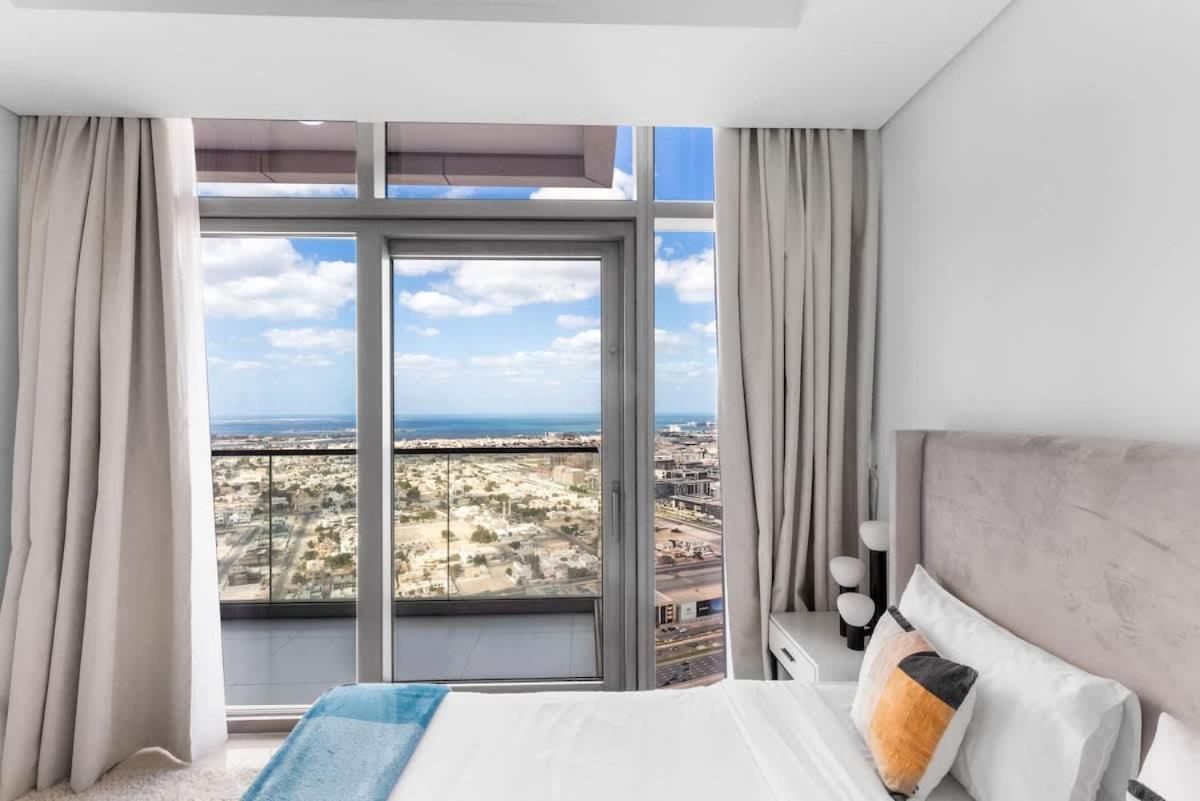Spectacular 2 Bed Downtown I Highest Infiniti Pool *